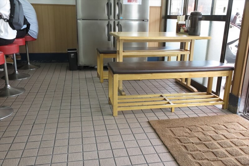 埼玉県『ラーメン青木亭 川口店』テーブル席