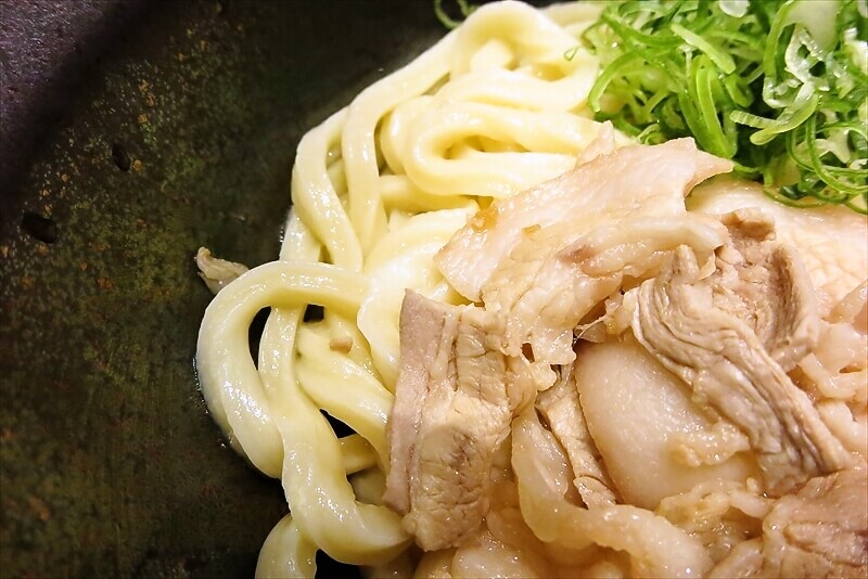 『もっちりうどん源次郎』霧島黒豚の肉讃岐うどん特盛り7