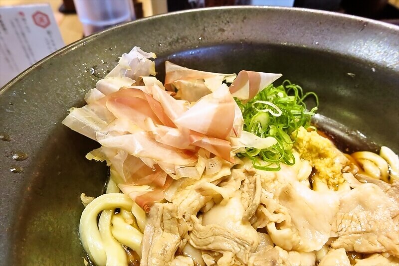 『もっちりうどん源次郎』霧島黒豚の肉讃岐うどん特盛り9