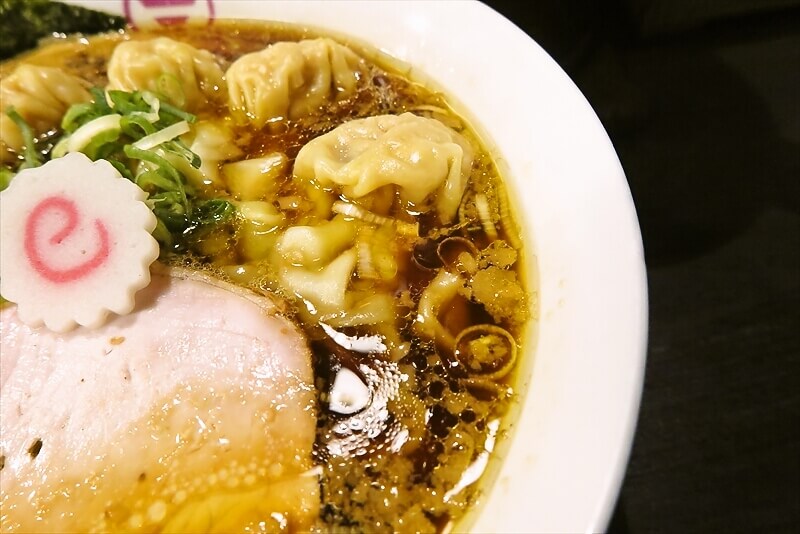 『横浜中華そば 維新商店』わんたん生姜醤油そば4