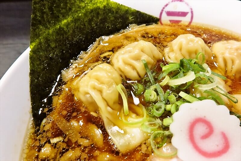 『横浜中華そば 維新商店』わんたん生姜醤油そば7