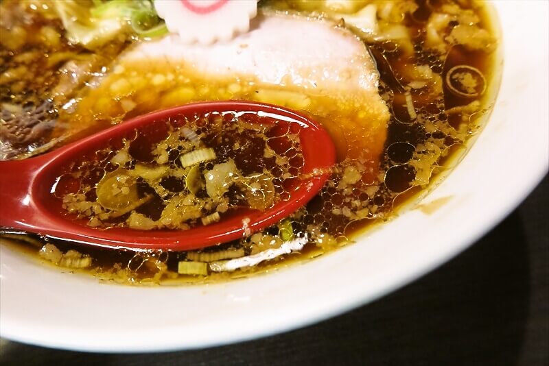 『横浜中華そば 維新商店』わんたん生姜醤油そば9