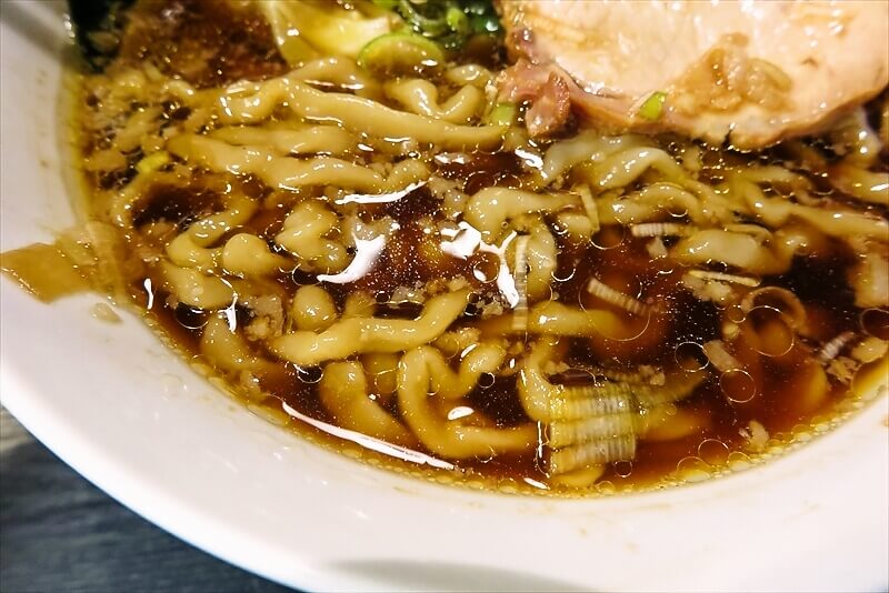 『横浜中華そば 維新商店』わんたん生姜醤油そば10