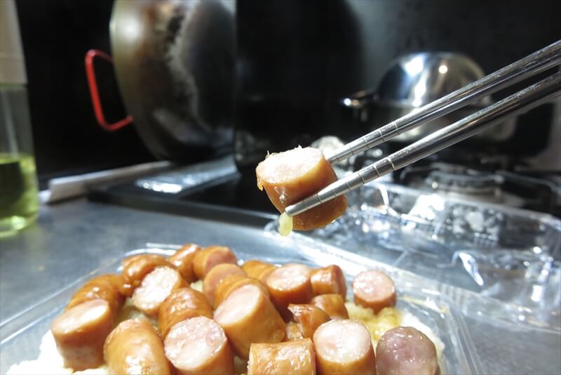 『ローソン』一点突破すぎ！チャレンジ 敷き詰めごはん てりやきソーセージ弁当14