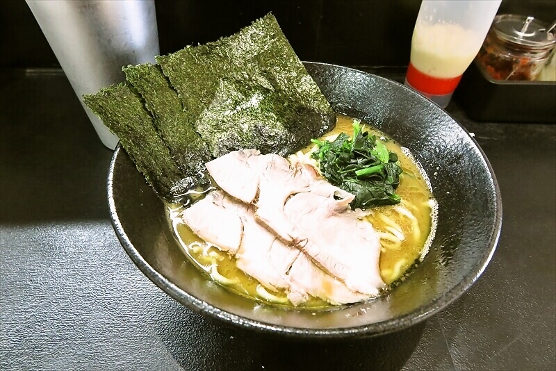 八王子『家系ラーメン 竜（りゅう）』ラーメン1