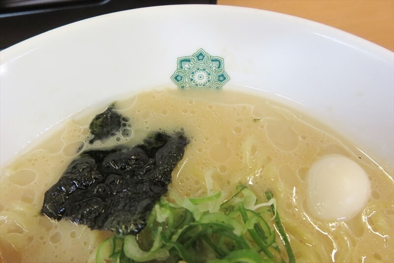 『日高屋』濃厚豚骨醤油ラーメン＋半炒飯6