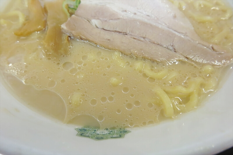 『日高屋』濃厚豚骨醤油ラーメン＋半炒飯8