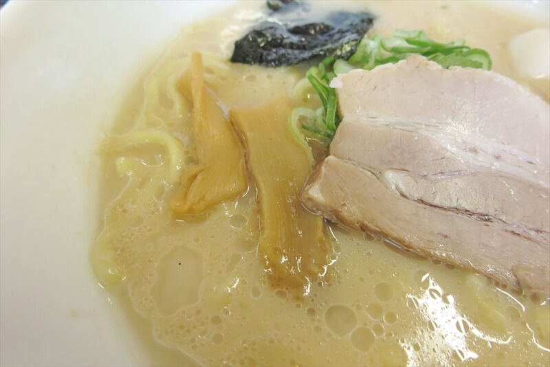 『日高屋』濃厚豚骨醤油ラーメン＋半炒飯9