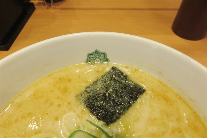 『日高屋 町田パークアベニュー店』豚骨ラーメン3