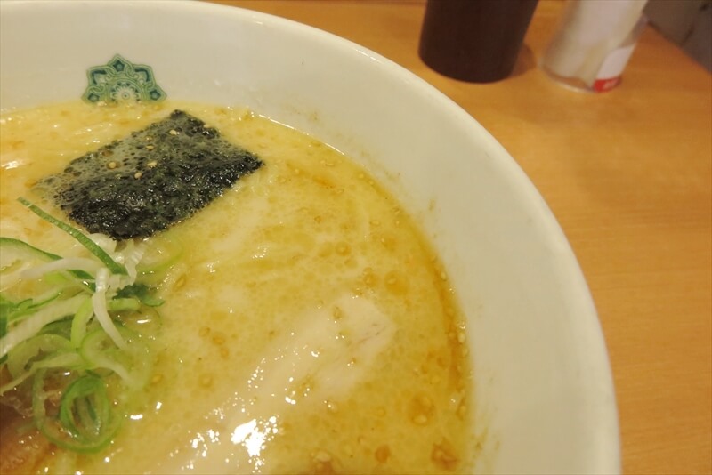 『日高屋 町田パークアベニュー店』豚骨ラーメン4