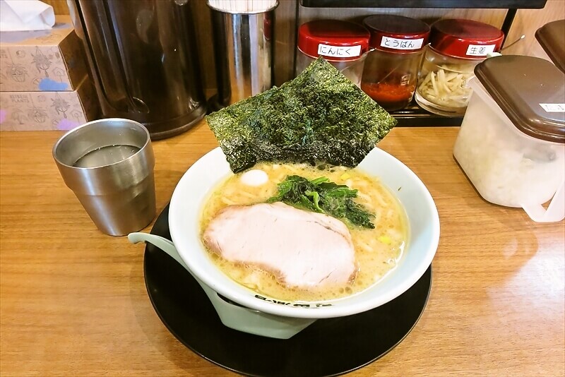 『横浜家系ラーメン 町田商店 山際店』醤油ラーメン1