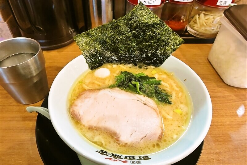 『横浜家系ラーメン 町田商店 山際店』醤油ラーメン2