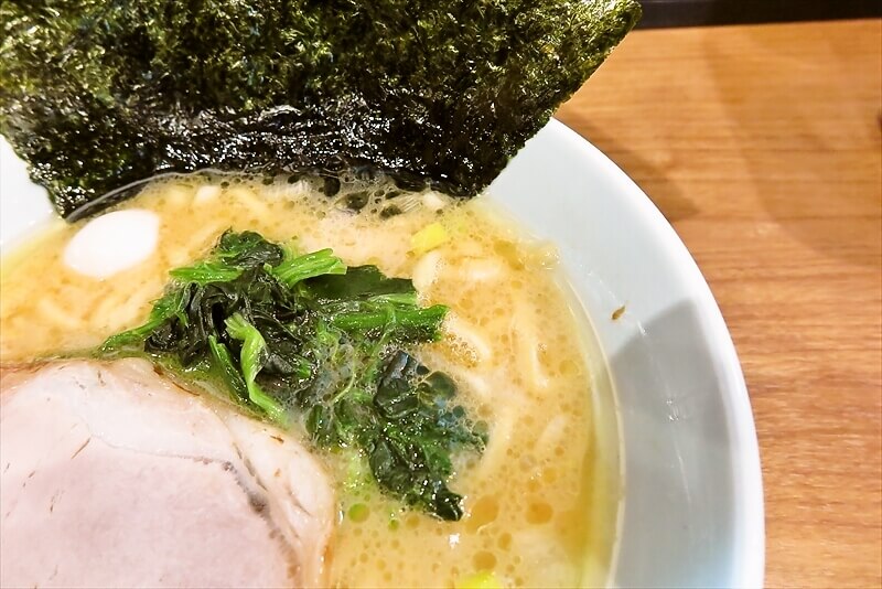 『横浜家系ラーメン 町田商店 山際店』醤油ラーメン4